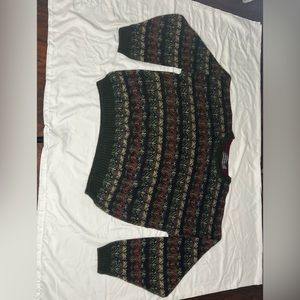 Late 80s early 90s vintage sweater still in very good condition.